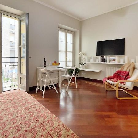 Chic 1Bdr With Shared Terrace Steps From Duomo By Rentopolis Mediolan Zewnętrze zdjęcie